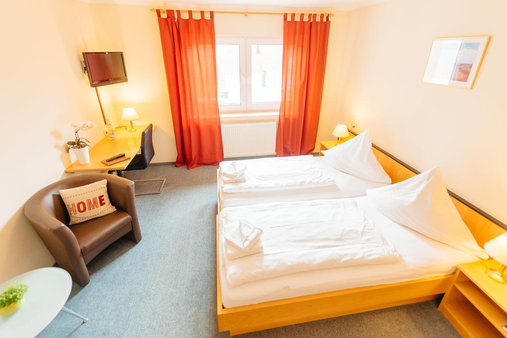 Hotel Rhoenhof Hünfeld Екстериор снимка