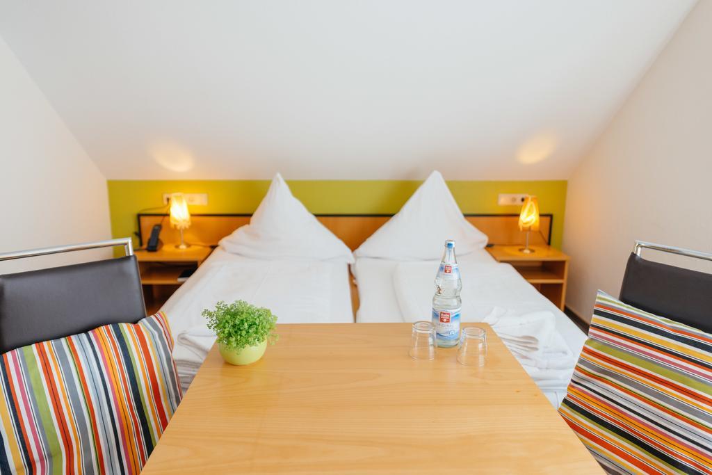 Hotel Rhoenhof Hünfeld Екстериор снимка